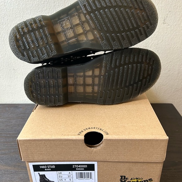 Dr. Martens Boots  (1460) Size 6 - Picture 5 of 8